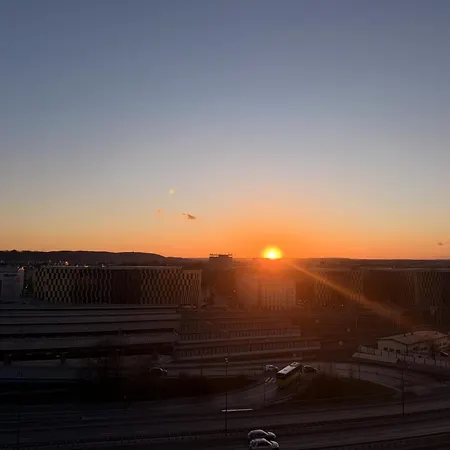 Skyline Cracow - Walk To Center & Main Train Station Διαμέρισμα