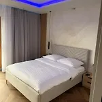 Apartamento Skyline Cracow - Walk To Center & Main Train Station Cracóvia