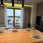 Apartamento Skyline Cracow - Walk To Center & Main Train Station Cracóvia