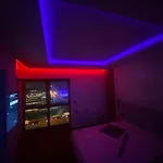 Skyline Cracow - Walk To Center & Main Train Station Apartamento *